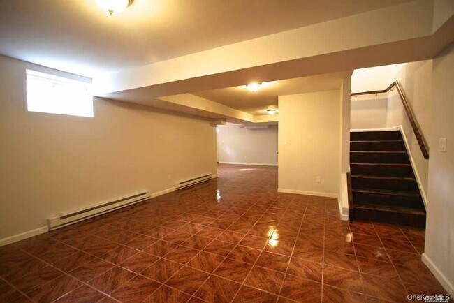 Building Photo - 41 Mohegan Ave