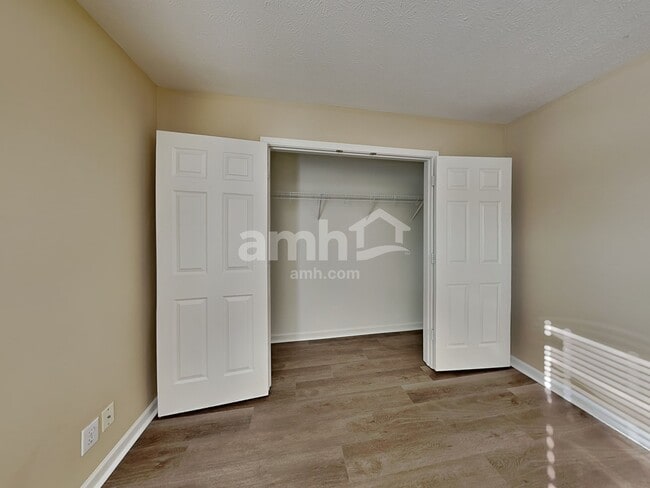 Building Photo - 5745 Turnbull Ct