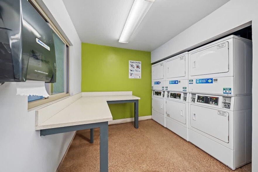 Building Photo - 9504 Carroll Canyon Rd