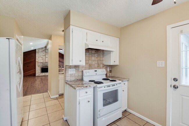 Building Photo - 5046 Spring Forest Dr