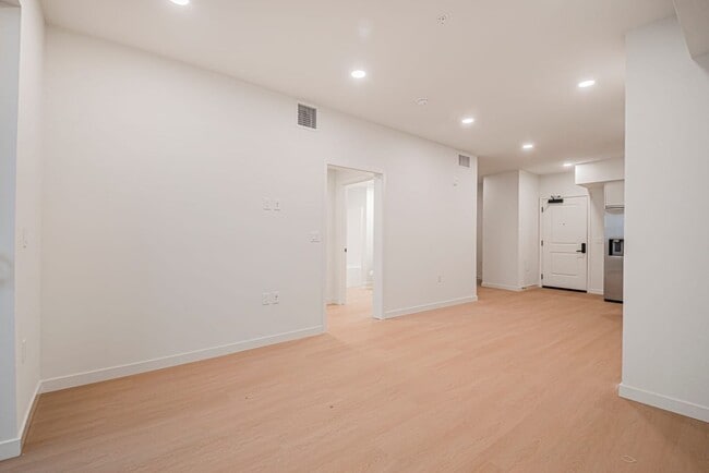 Building Photo - Welcome to the Gramercy