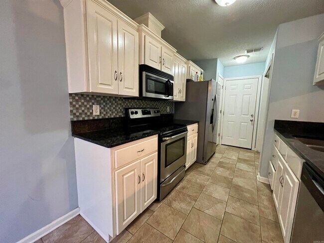 Building Photo - 16 Tacoma Dr