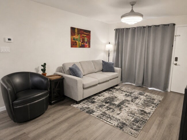Building Photo - "Chic & Cozy 2-Bed, 2-Bath Furnished Retreat with Granite Elegance in Glendale Steps from Banner ...