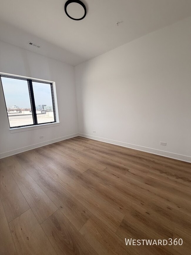 Building Photo - 1320 S Ashland Ave