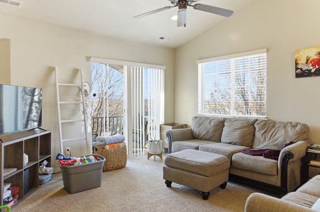 Building Photo - 467 S 2550 W