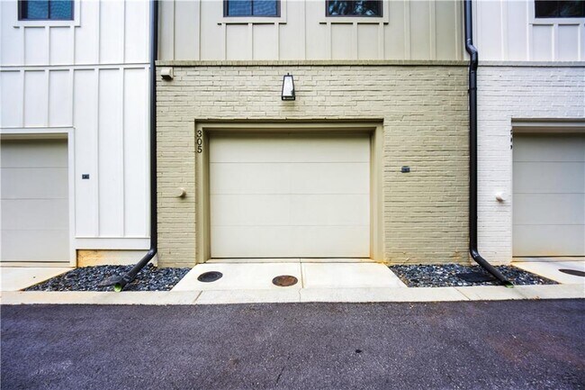 Building Photo - 305 Dilbeck Cir