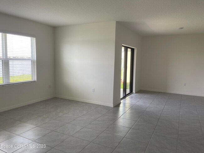 Building Photo - 2194 Farmhouse Rd SE