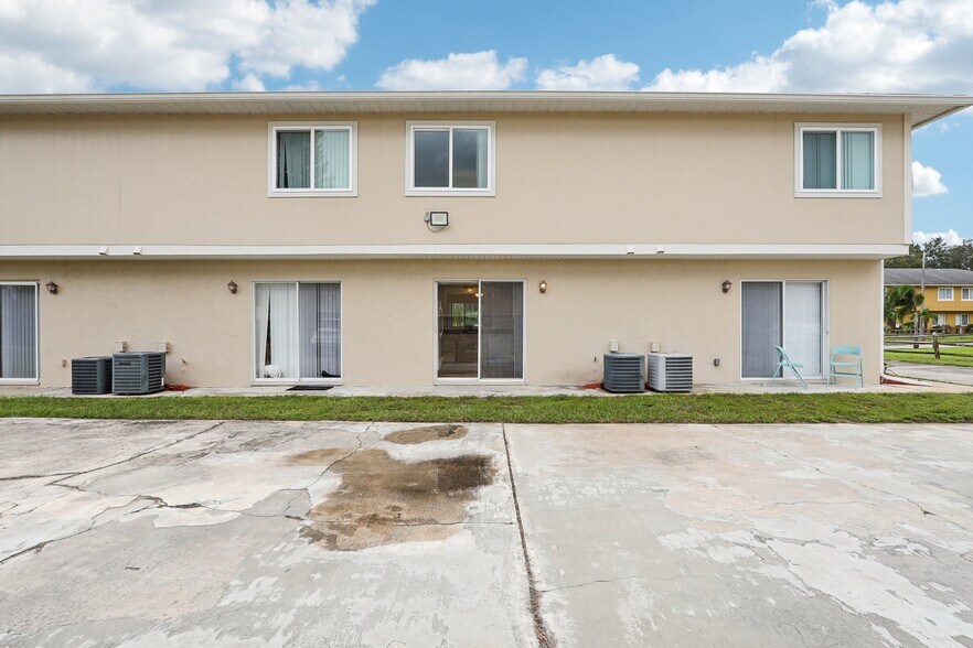 Building Photo - 12006 Pepperdine Pl