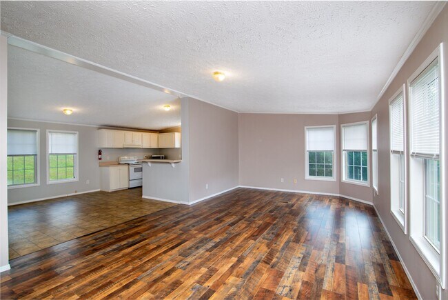 Building Photo - Nice 3BD/2BA Modular home near Lowes in Sylva available 5/1/26 for year long lease