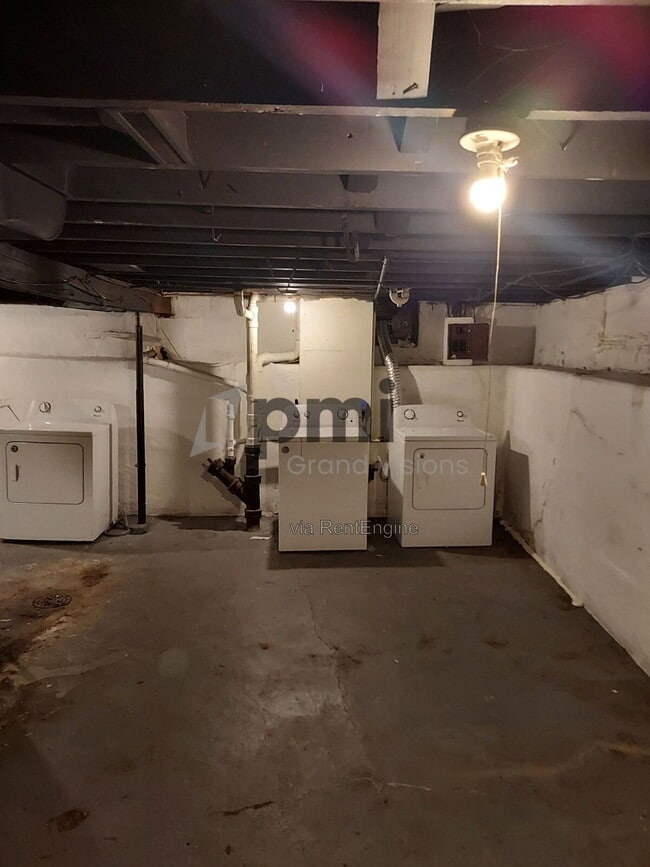 Building Photo - 1154 E Harrison Ave