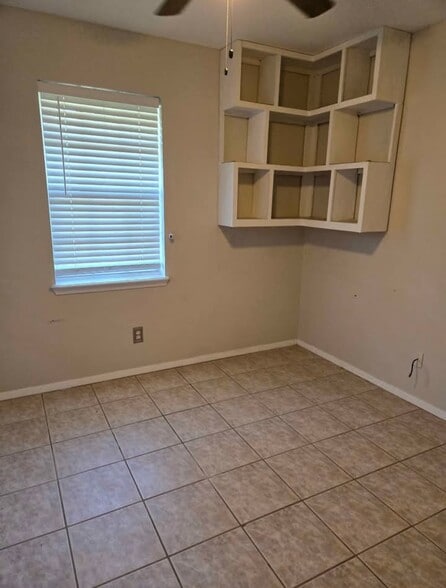 Building Photo - 404 N 29th Ave