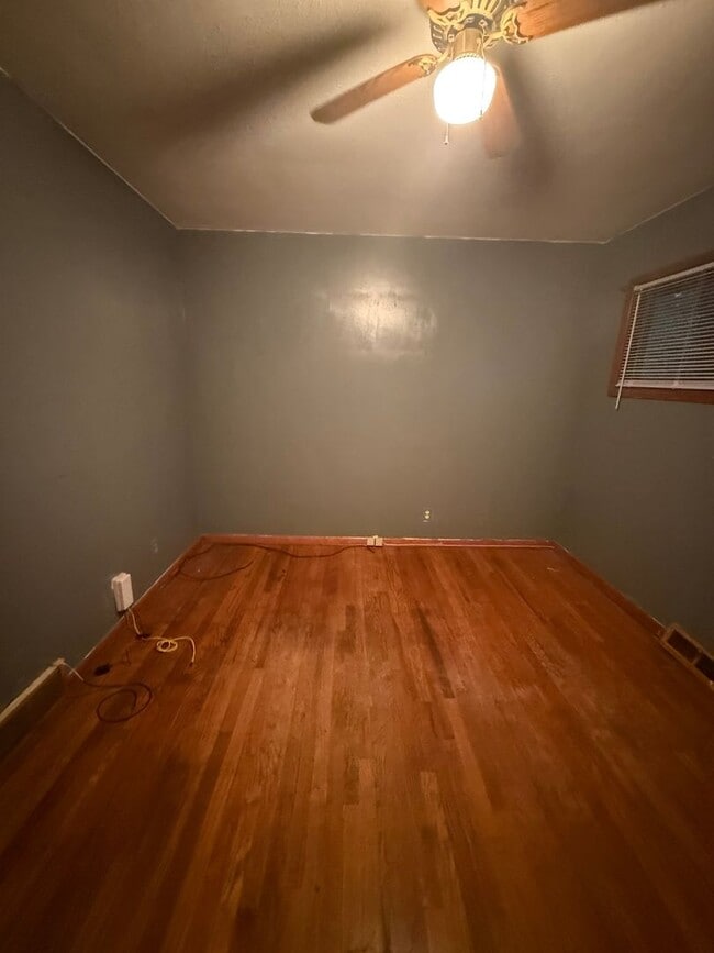 Building Photo - Euclid 3 Bedroom Ranch