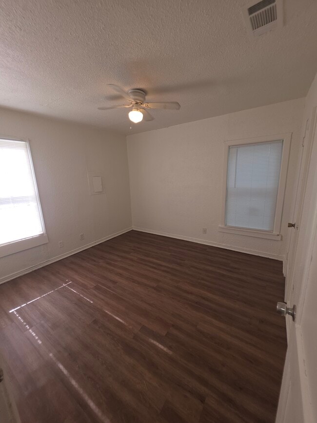 Building Photo - 3613 Bright St