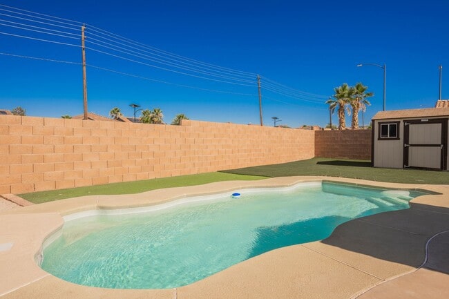 Building Photo - Henderson Single Story with Private Pool and RV Gate