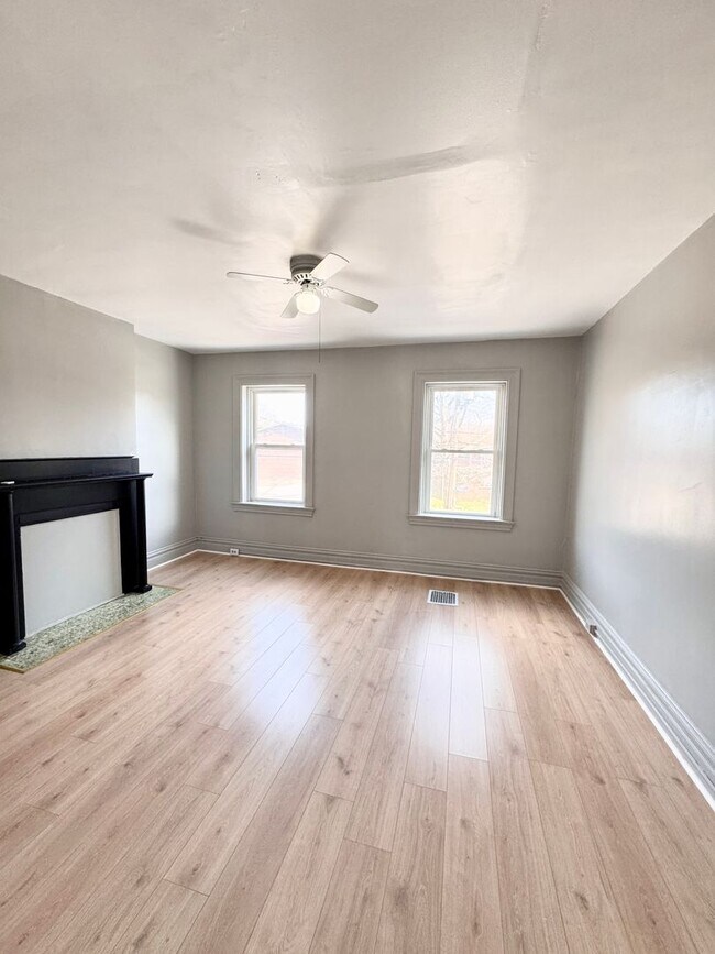 Building Photo - 504 1/2-506-508 Peebles St