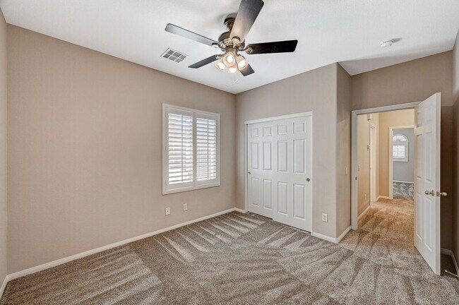 Building Photo - 10588 Isola Bella St