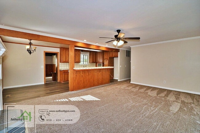 Building Photo - 155 Mary Ln