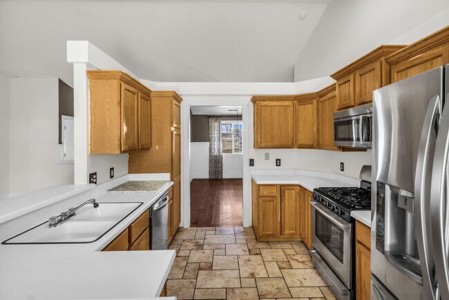 Building Photo - Charming Kaysville Home in Quiet Cul-de-Sac Near Trails
