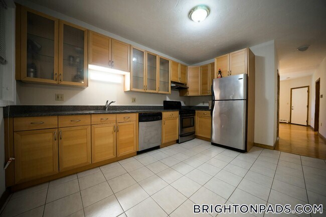 Building Photo - 95 Kilsyth Rd