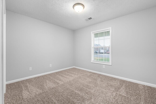Building Photo - 1626 Autumn Dr