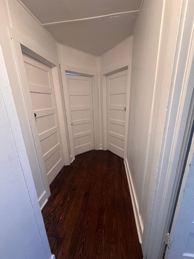 Building Photo - 1004-1006 Elliston Street