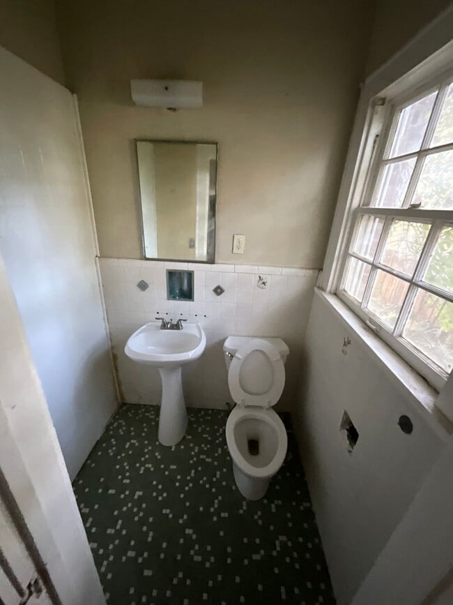 Building Photo - 3453 Penick St