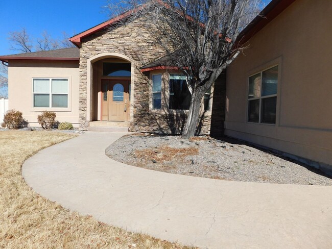 Building Photo - Spacious Home in N Grand Junction