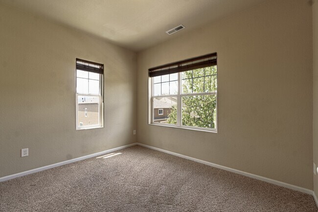 Building Photo - 5604 Saint Patrick View