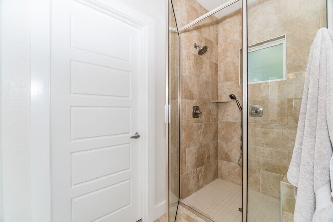 Building Photo - BEAUTIFUL PALLATIUM VILLAS 2-BEDROOM