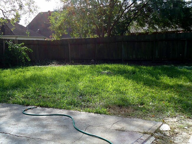 Building Photo - 11430 Sagemeadow Ln
