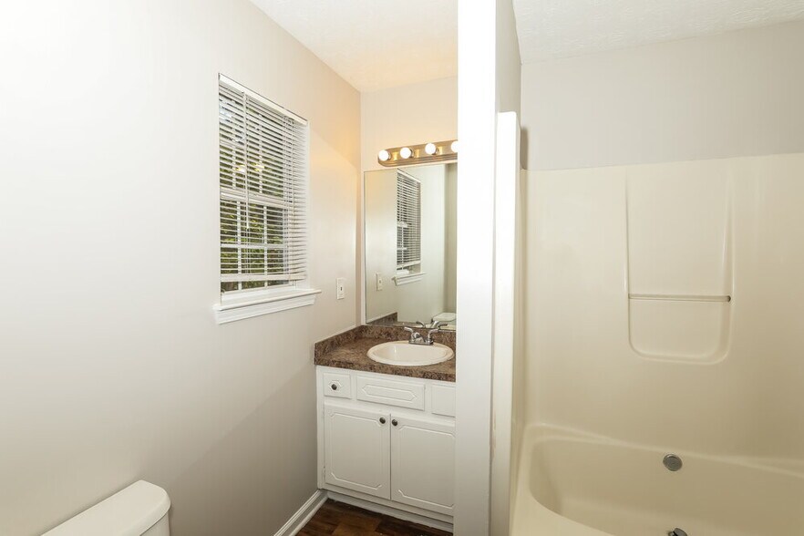 Building Photo - 8803 Ansley Way