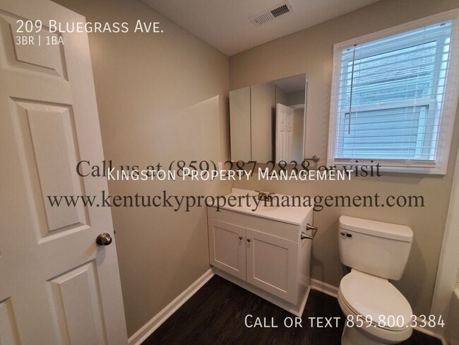 Building Photo - 209 Blue Grass Ave