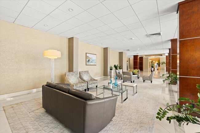 Building Photo - 4250 Galt Ocean Dr