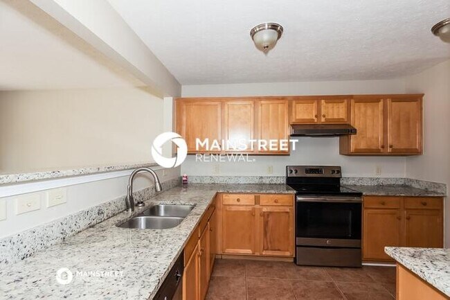 Building Photo - 4 Bedroom Pet-Friendly Home in Charlotte, NC with Main Street Renewal