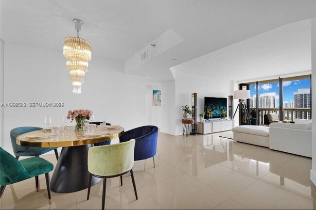 Building Photo - 1000 W Island Blvd