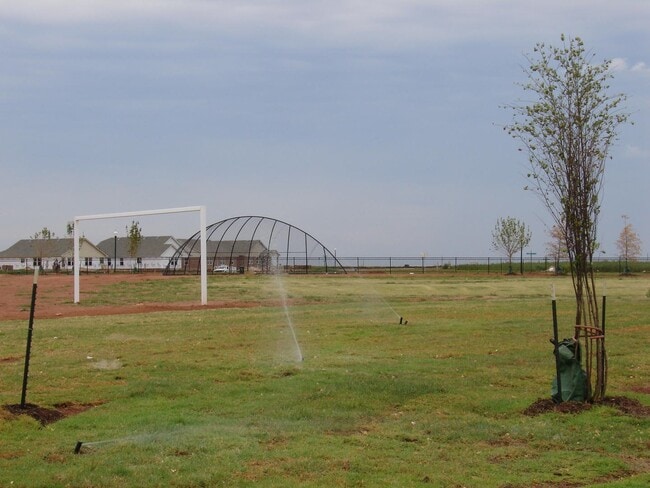 Building Photo - 4 Bd / 2 Ba in Valencia - Deer Creek Schools