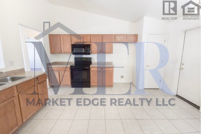 Building Photo - 3Bed/2Bath House at Buckeye/75th Ave! Ready for Immediate Move-In!