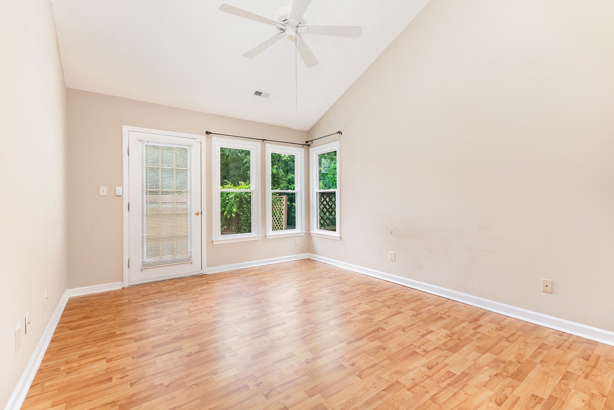 Building Photo - 8712 Canter Post Dr