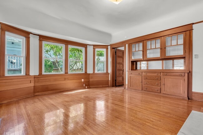 Building Photo - 2633 S Halldale Ave