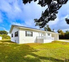 Building Photo - Executive 3 Bedroom / 2 Bath Home in Marianna, Florida