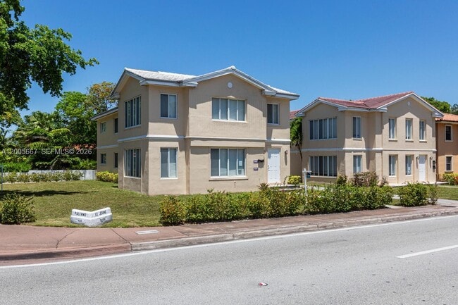 Building Photo - 2890 S Le Jeune Rd