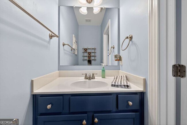 Building Photo - 7819 Brass Lantern Dr