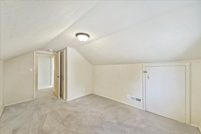 Building Photo - North End corner lot with garden and TONS ...