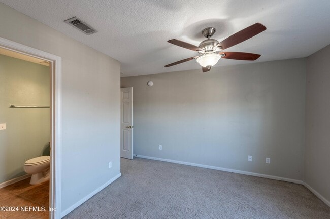 Building Photo - 807 Scrub Jay Dr