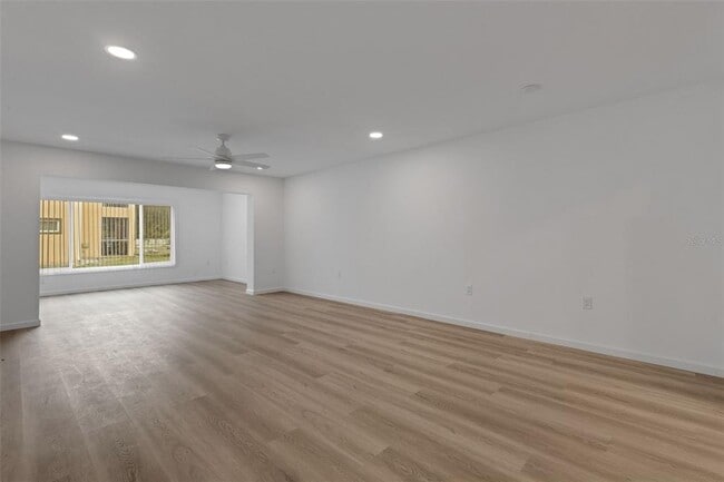 Building Photo - 2826 W Rainbow Cir