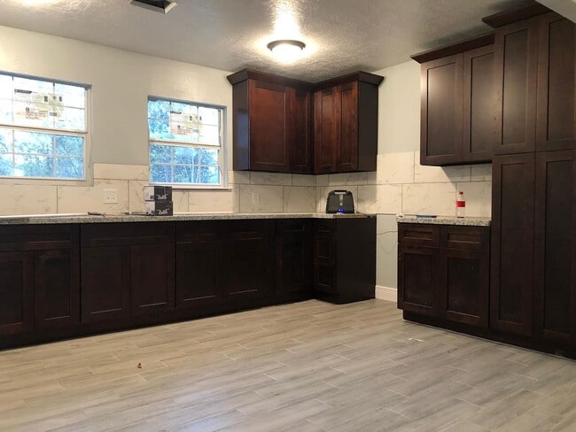 Building Photo - 3031 Groton Dr