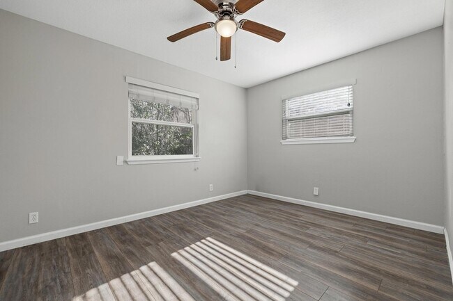 Building Photo - 3201 Mossrock Dr