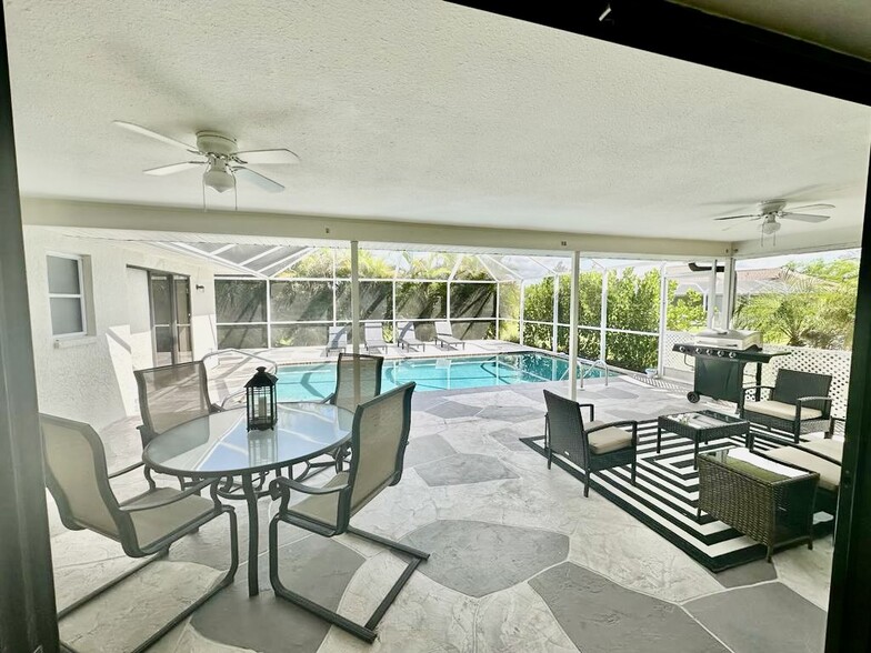 Primary Photo - 1535 Ultramarine Ln