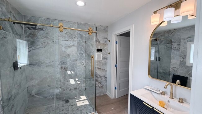 Building Photo - 4330 Coyle St