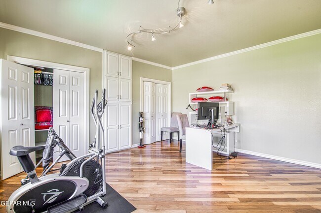 Building Photo - 6561 Isla Del Rey Dr